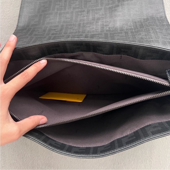 Fendi Zucca messenger bag - Picture 12 of 13